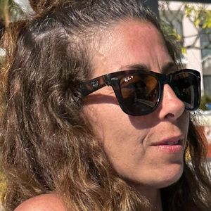 Meet your Posher, Lara